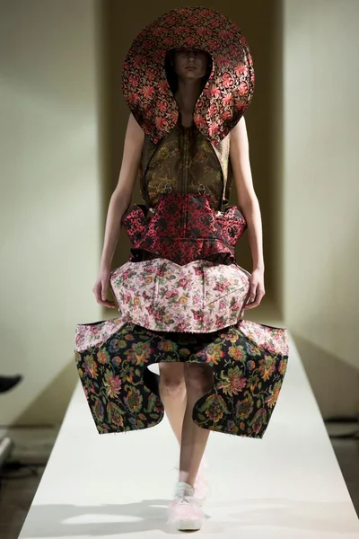 Look 2
